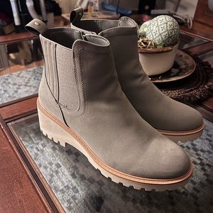 Size 10 Maurice’s SuperCush Colby Chelsea Boot